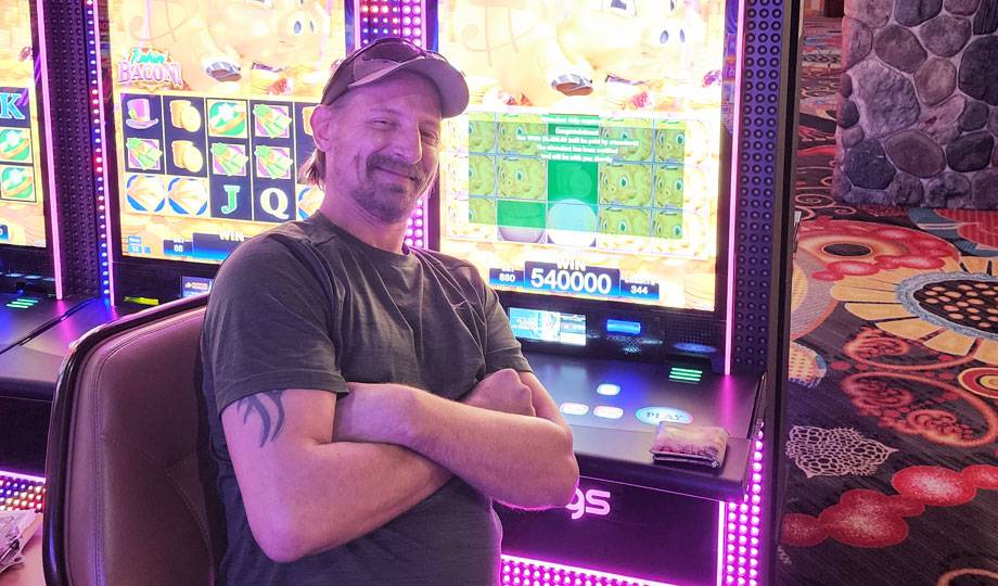 Jackpot winner, Justin, won $5,400 at Wheeling Island